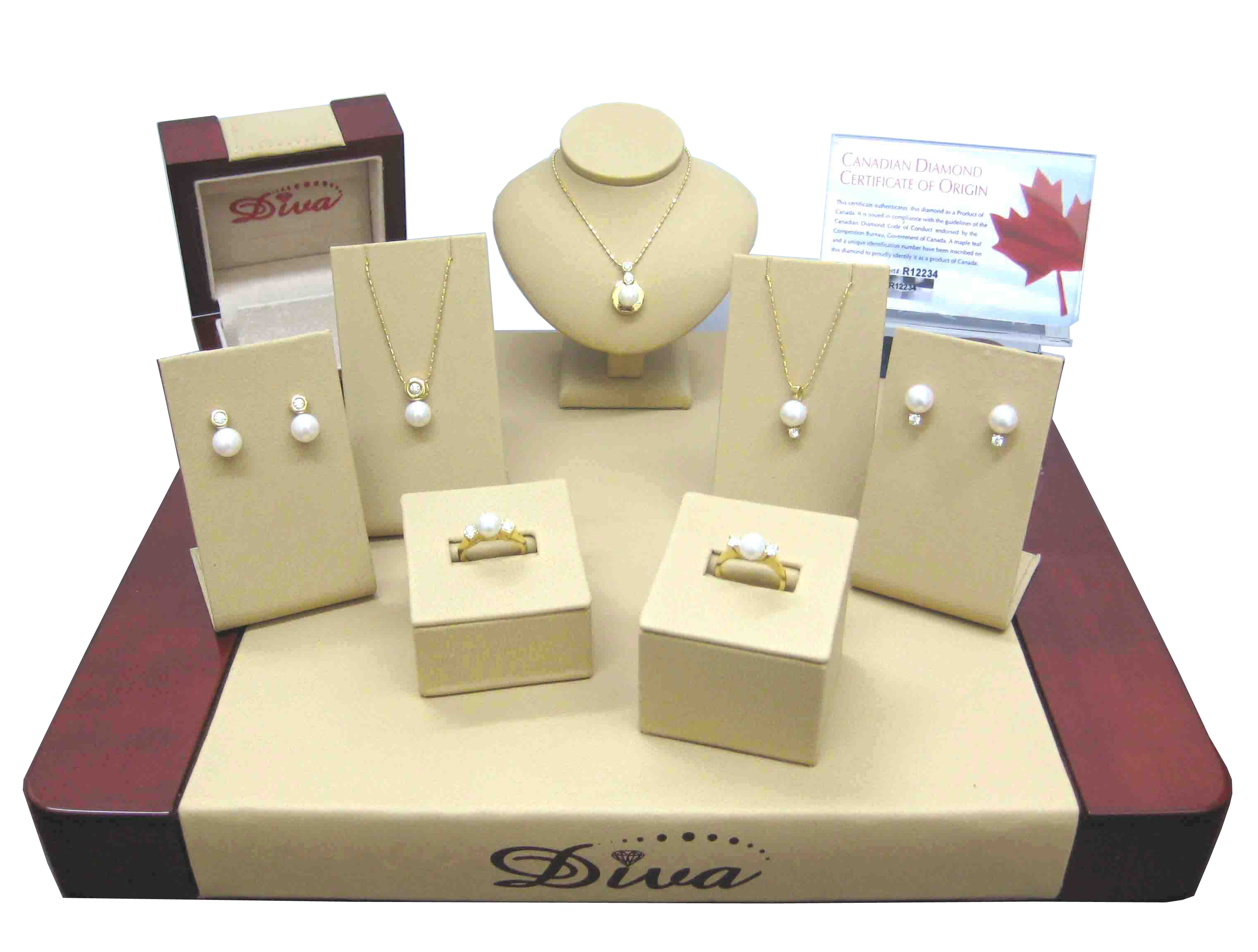 Jewellery with canadian diamonds